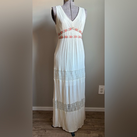 Flying Tomato boho lace embroidered Elegant White Maxi Dress with Pink Accents - Picture 10 of 12